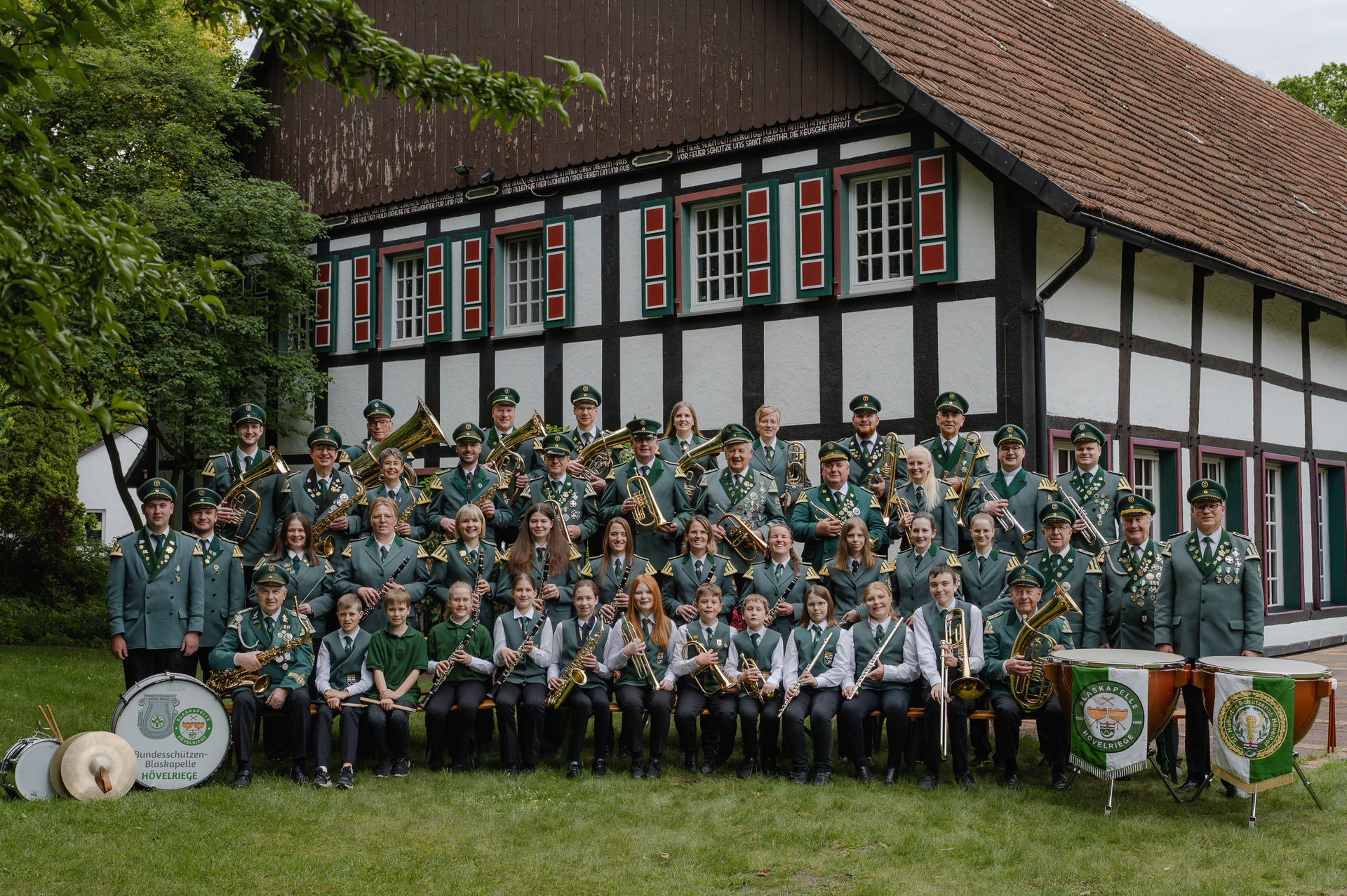 Die Bundesschützen-Blaskapelle Hövelriege in voller Besetzung